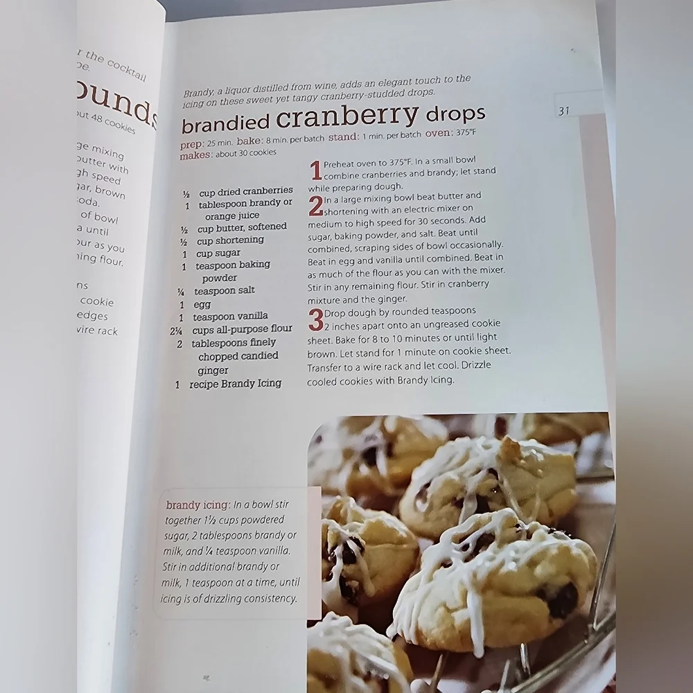 Better Homes and Gardens Ultimate Cookie Book - Colorful Edition